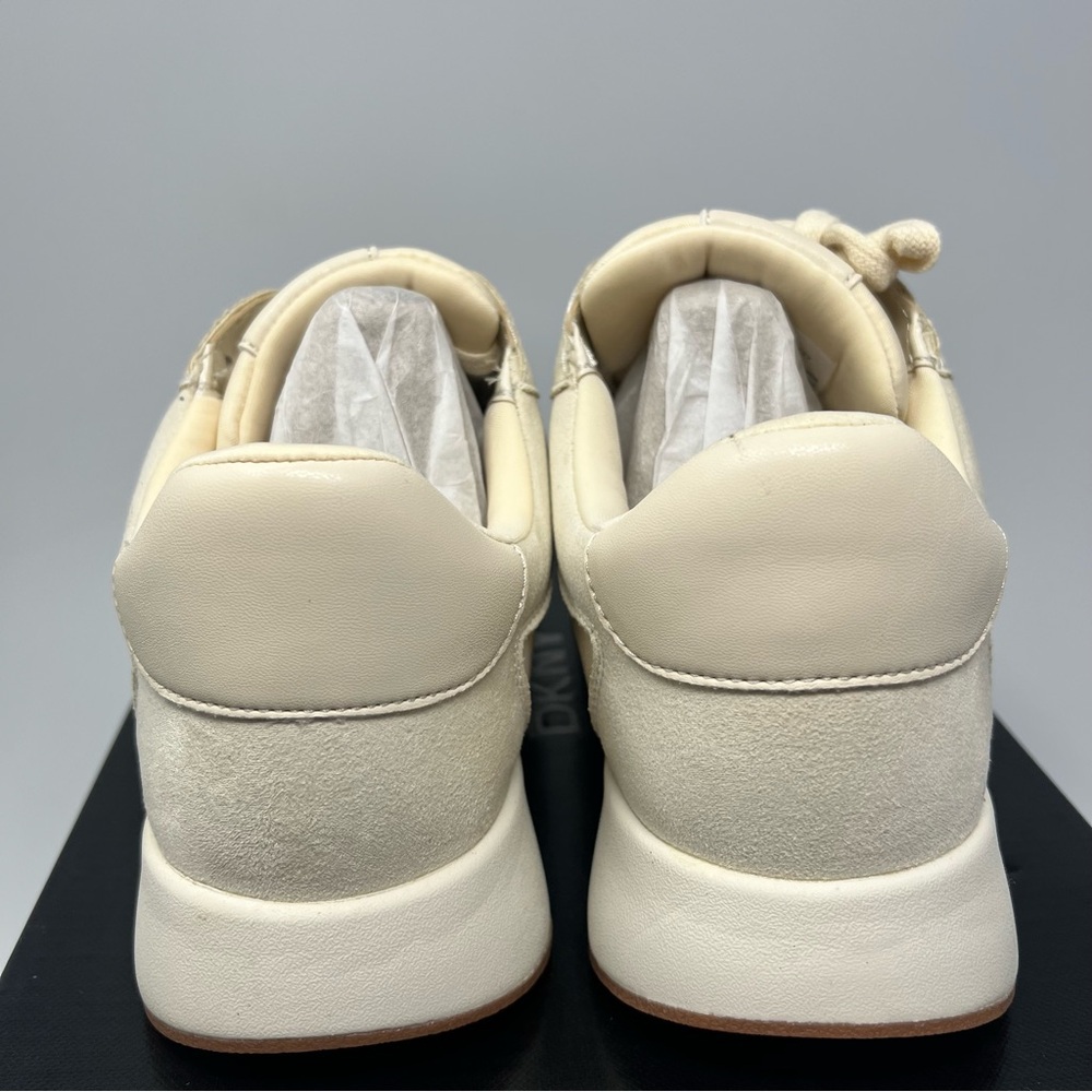 DKNY Oaks Logo Sneakers
Size 8 - Picture 4 of 7